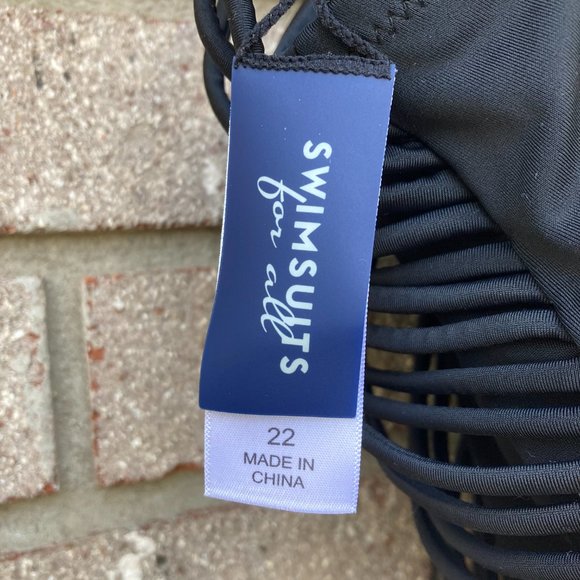 SWIM SUITS FOR ALL Black Crocheted Fringed Swim Suit Top Size 22 - Picture 2 of 8